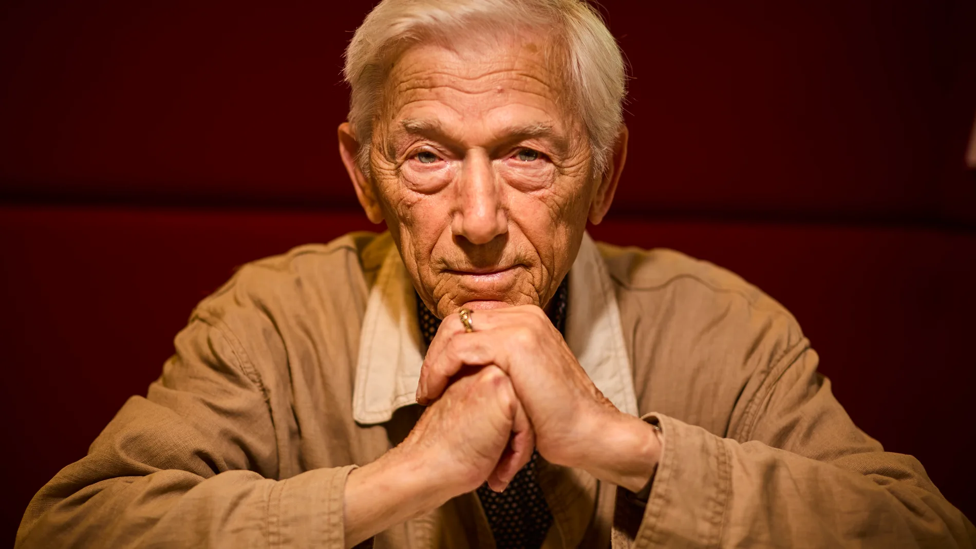 El escritor Theodor Kallifatides, ayer, en la feria del libro de Madrid
