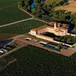 Bodega de Abadía Retuerta y viñedos