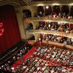 Imagen del interior del Gran Teatro Falla en una función de Carnaval