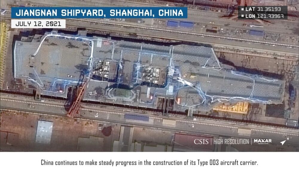 Vista desde Google Earth de la construcción del tercer portaaviones chino en un astillero de Shangai