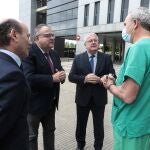 El consejero de Sanidad, Alejandro Vázquez, asiste a la presentación del nuevo director gerente del Complejo Asistencial Universitario de León, Alfonso Rodríguez-Hevia