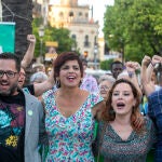 La candidata de Adelante Andalucía, Teresa Rodríguez, y el número 2 por Cádiz, José Ignacio García, han ofrecido declaraciones públicas a la prensa en un encuentro con la militancia de inicio de campaña en Jerez de la Frontera (Cádiz). EFE/Román Ríos