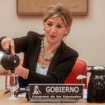 La vicepresidenta segunda del Gobierno y ministra de Trabajo y Economía Social, Yolanda Díaz, a su llegada a la Comisión de Trabajo, Inclusión, Seguridad Social y Migraciones, en el Congreso de los Diputados, a 2 de junio de 2022, en Madrid (España). Díaz comparece para emitir dictamen a la vista del informe elaborado por la ponencia sobre el Proyecto de Ley de regulación para el impulso de los planes de pensiones de empleo. 02 JUNIO 2022;CONGRESO;DIPUTADOS;MADRID Ricardo Rubio / Europa Press 02/06/2022