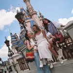 Victoria Federica disfrutando en Disney con amigas.