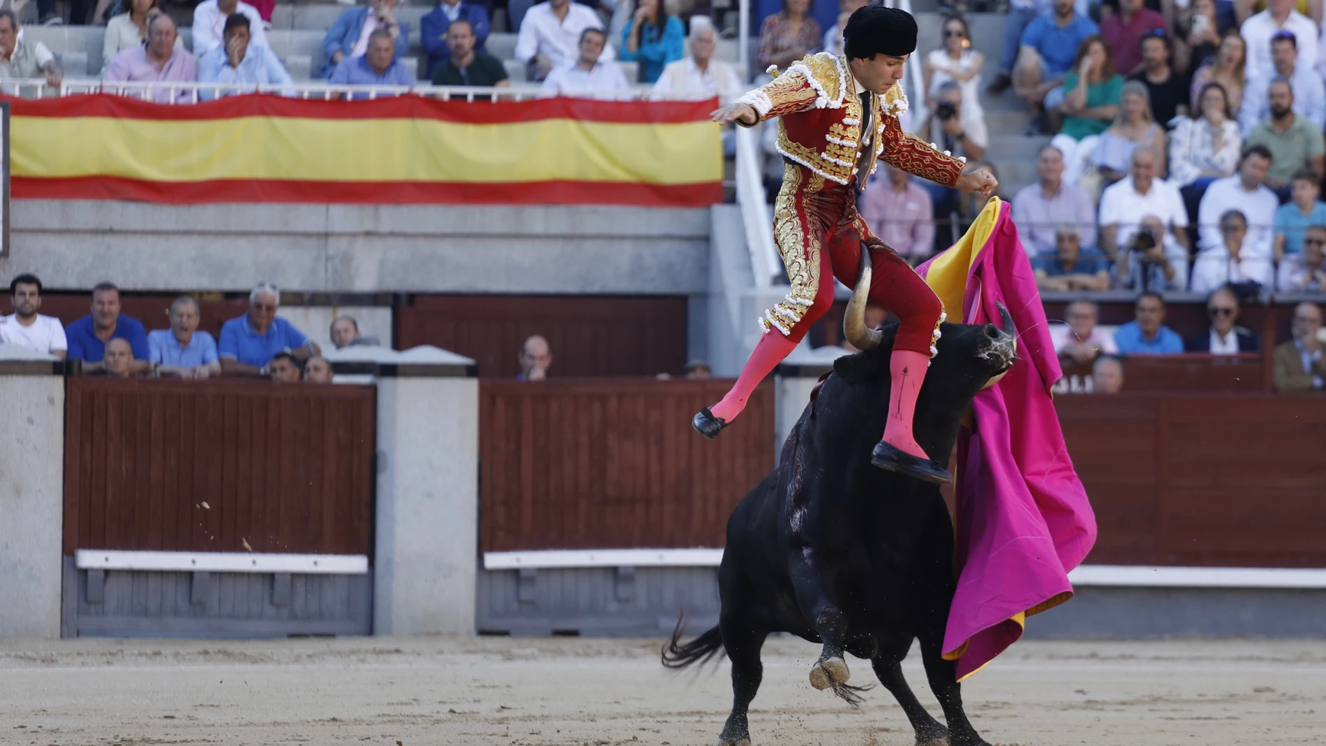 Toros en Las Ventas. Alejandro Marcos, Jose Maria Manzanares y Tomas Rufo.