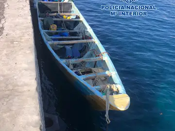 Imagen de archivo de una patera Imagen de archivo de una patera