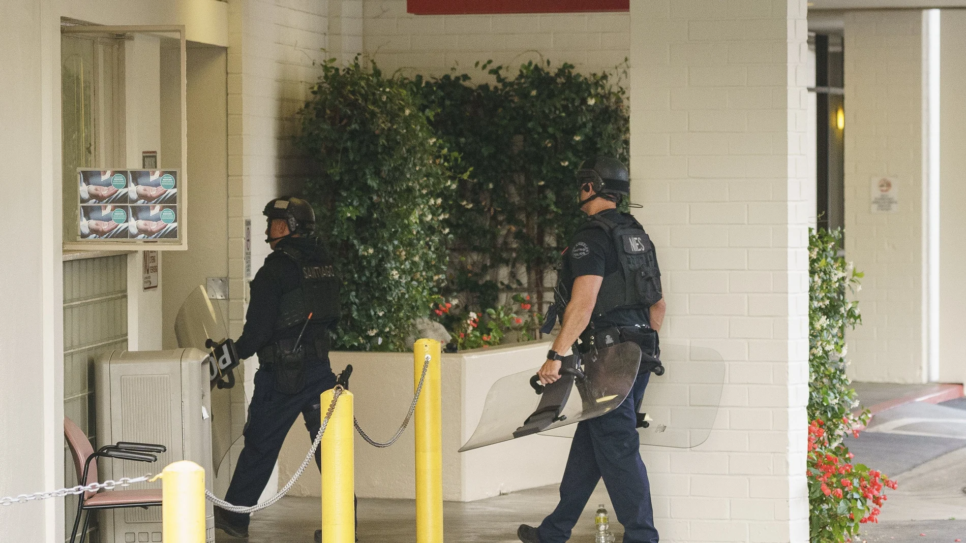 Los presuntos agresores son cuatro hermanos que vivían al lado y con los que salía a jugar regularmente