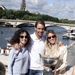 Rafael Nadal, junto a Xisca Perelló y María Isabel Nadal