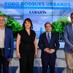 Los cuatro ponentes del "Foro Bosques Urbanos" organizado por el Diario La Razón. Ponentes: Borja Carabante (Delegado de Medio Ambiente y Movilidad del Ayto. de Madrid), Javier López (Director Citizen Services de Acciona), Alejandra Delgado (Directora Arquitecta ADArquitectura Urbana) y Fernando Ruíz Ruíz (Vocal de la Junta de Gobierno en colegio de Ingenieros de Caminos
