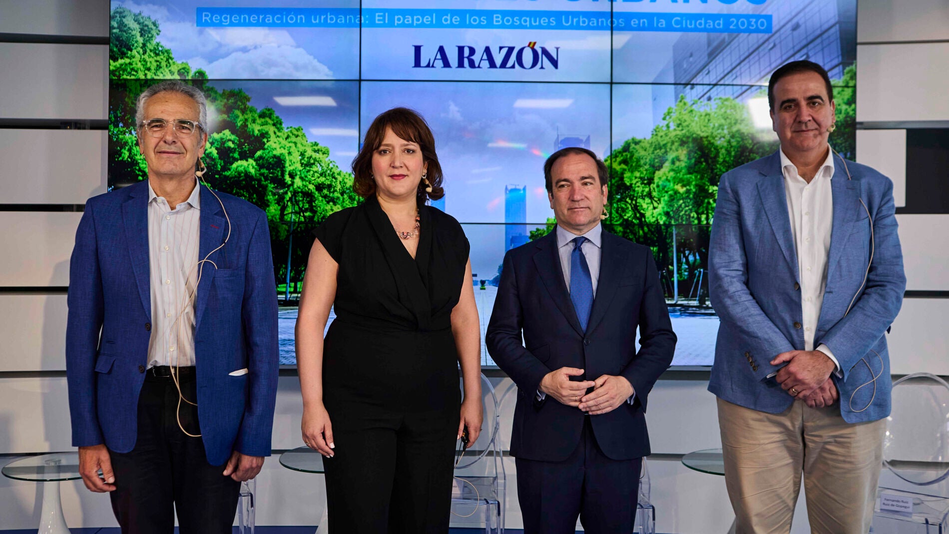 Los cuatro ponentes del "Foro Bosques Urbanos" organizado por el Diario La Razón. Ponentes: Borja Carabante (Delegado de Medio Ambiente y Movilidad del Ayto. de Madrid), Javier López (Director Citizen Services de Acciona), Alejandra Delgado (Directora Arquitecta ADArquitectura Urbana) y Fernando Ruíz Ruíz (Vocal de la Junta de Gobierno en colegio de Ingenieros de Caminos