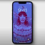 Un momento de la presentación de las nuevas pantallas de bloqueo para iOS 16 en la WWDC2022.