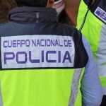Agentes de la Policía Nacional durante la detención