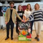 Presentación de las fiestas de Segovia, con la alcaldesa Clara Martín y la autora del cartel anunciador, Leticia Velasco, entre otros