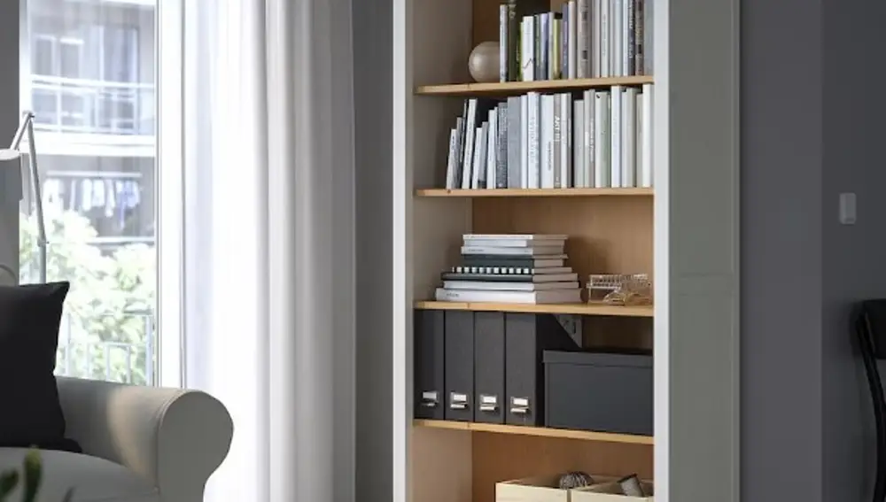 Librería de Ikea Hemnes para salón