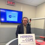 Juan Espadas, este viernes por la mañana en los estudios de la Cope en Granada