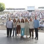 La candidata de Por Andalucía a la Presidencia de la Junta, Inma Nieto, junto a la vicepresidenta segunda y líder de Unidas Podemos en el Gobierno, Yolanda Díaz, y la líder de Podemos y ministra de Derechos Sociales, Ione Belarra, en el acto electoral de campaña para los comicios autonómicos en Córdoba. Rafael Madero / Europa Press
