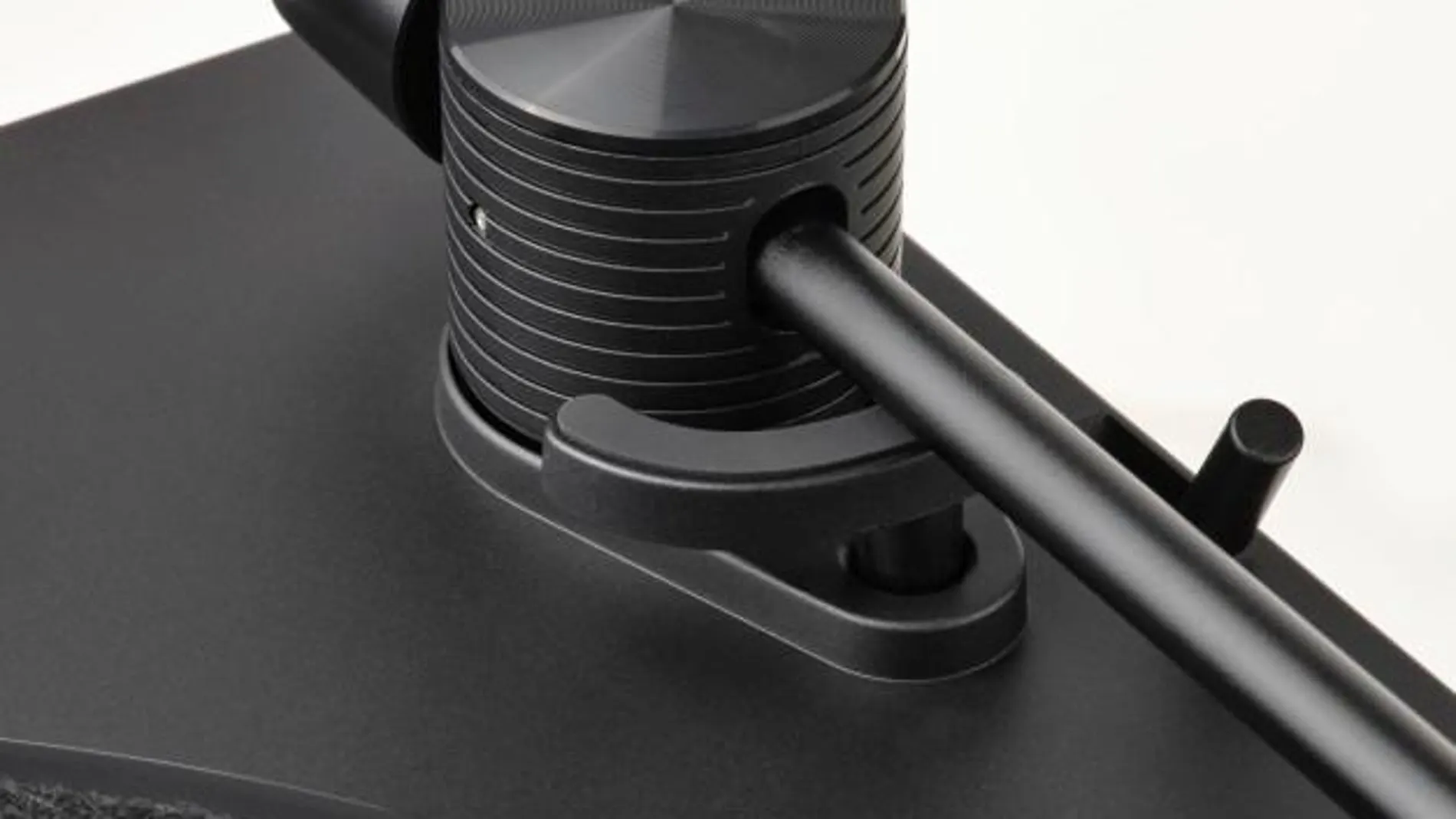 Detalle del tocadiscos de Ikea Obegränsad.