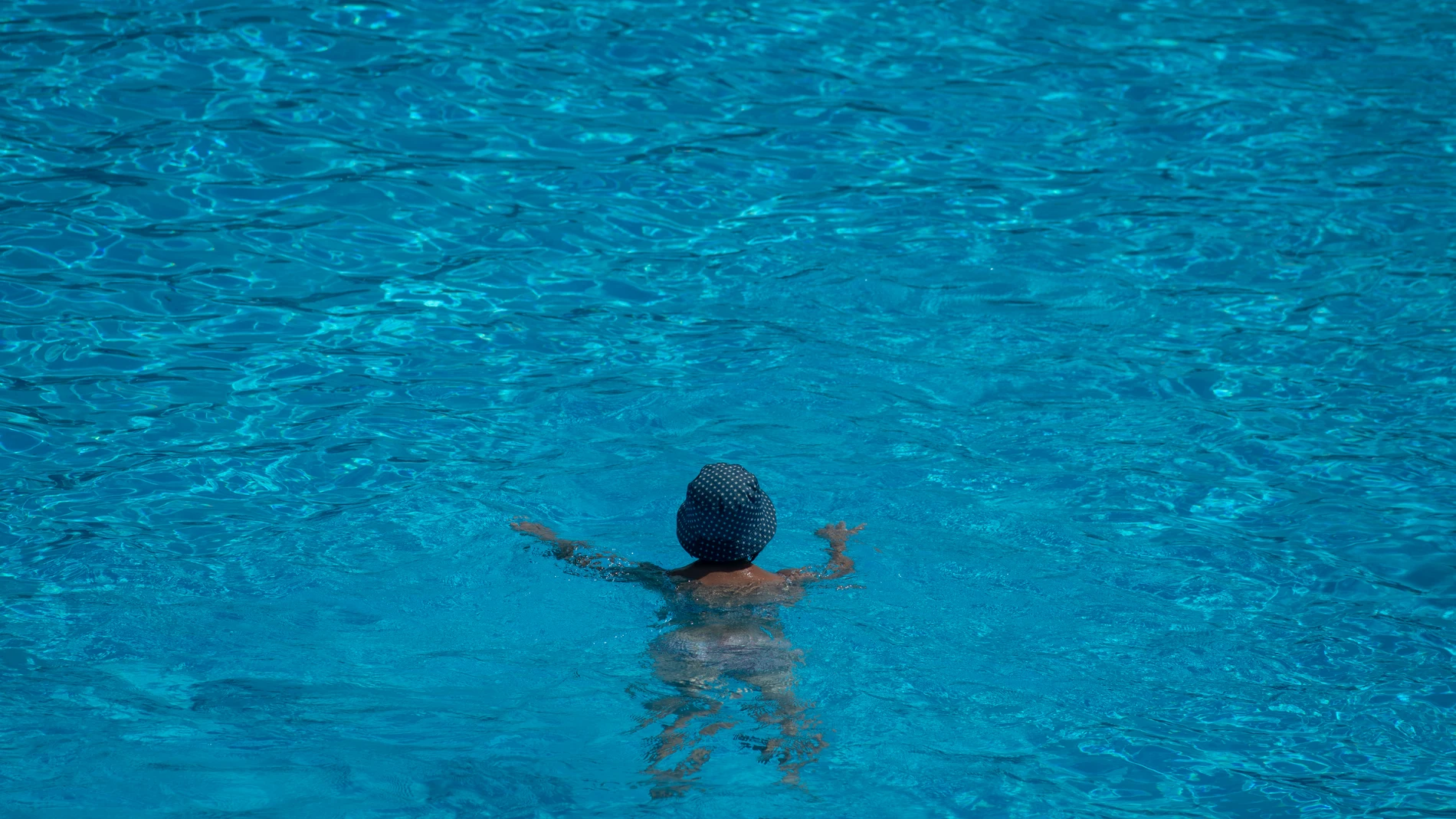 Imagen de archivo de una piscina