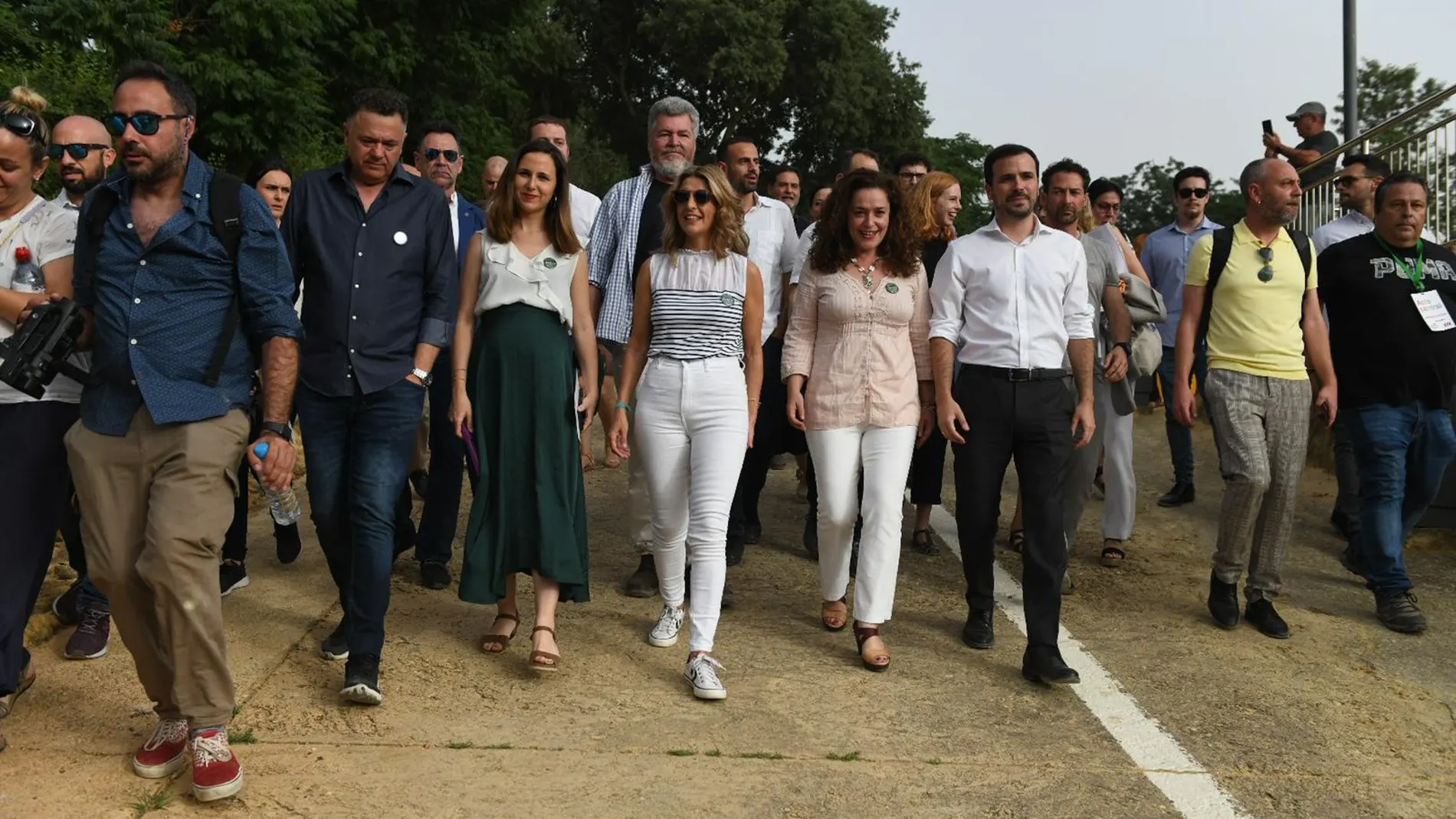 Yolanda Díaz, Ione Belarra, Alberto Garzón, acompañan a Inma Nieto y Juan Antonio Delgado en un acto de campaña electoral en Dos Hermanas, Andalucía