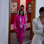 (I-D) La ministra de Ciencia e Innovación, Diana Morant; la ministra de Sanidad, Carolina Darias; y la ministra portavoz, Isabel Rodríguez, a su llegada a una comparecencia tras la reunión del Consejo de Ministros, en el Palacio de La Moncloa