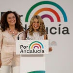 La ministra de Trabajo, Yolanda Díaz (d) y la candidata a la Junta de Andalucía, Inma Nieto. EFE / José Manuel Vidal.