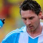 La FIFA introdujo en 2014 las pausas de hidratación