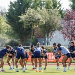 Entrenamiento de la selección femenina en la Ciudad de Fútbol de las Rozas