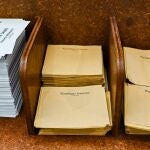 Papeletas y sobres de las elecciones legislativas francesas