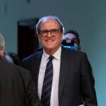 El Defensor del Pueblo, Ángel Gabilondo, a su llegada para comparecer en la Comisión Mixta de Relaciones