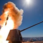 El USS Dewey dispara el primer lanzamiento de prueba del misil SM-6, en una imagen de archivo