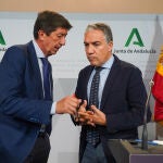Juan Marín y Elías Bendodo, tras el Consejo de Gobierno