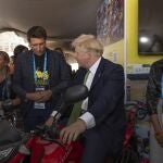 Los resultados de las elecciones parciales se conocen mientras Boris Johnson se encuentra en Ruanda