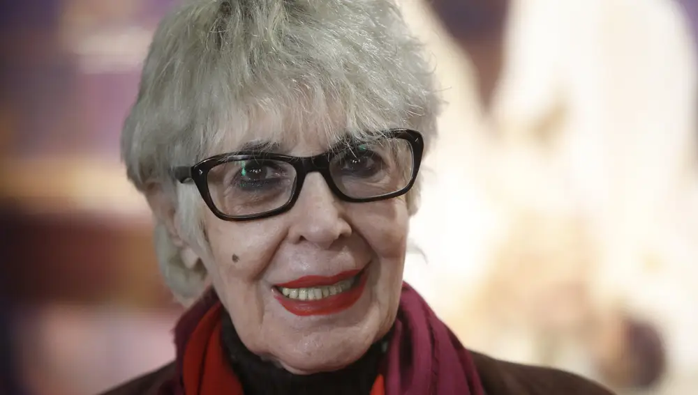 La actriz Concha Velasco durante la presentación de la obra 'La habitación de María' en el Teatro Goya, a 17 de mayo de 2021.