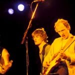 Desde la izda., John Illsley, Dave y Mark Knopfler, fundadores de Dire Straits