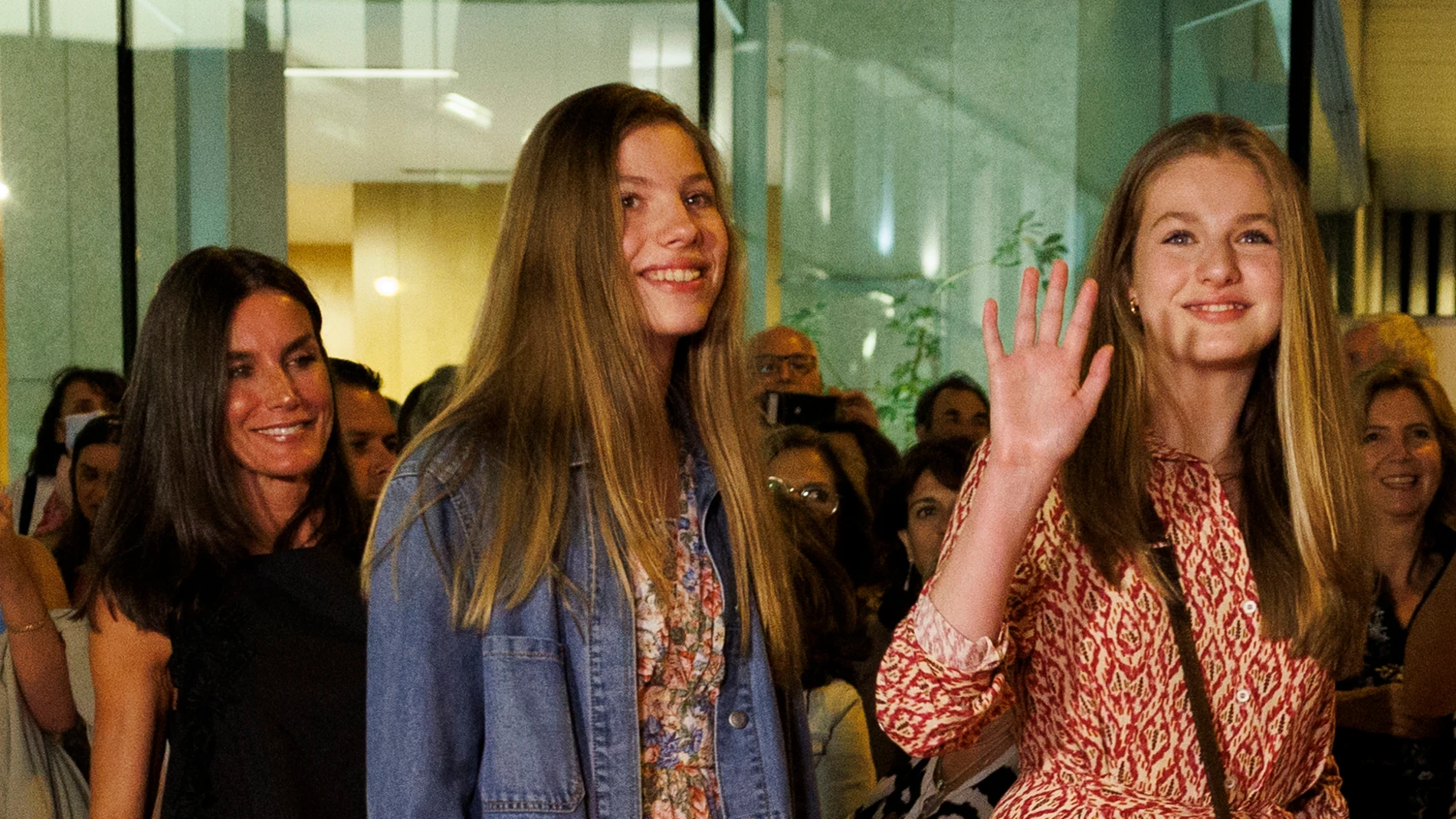 La infanta Sofía y la princesa Leonor