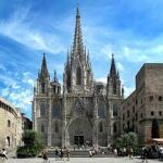 la catedral de Barcelona tiene el inicio de construcción más antiguo de Cataluña
