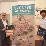 El diputado del Área de Cultura, Juventud y Deportes, José María Bravo, y el gestor cultural, Adolfo Casas, presentan la programación