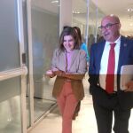 La consejera de Empleo, Rocío Blanco, y el presidente de Cooperativas Agro-alimentarias de Andalucía, Juan Rafael Leal, este lunes en Sevilla
