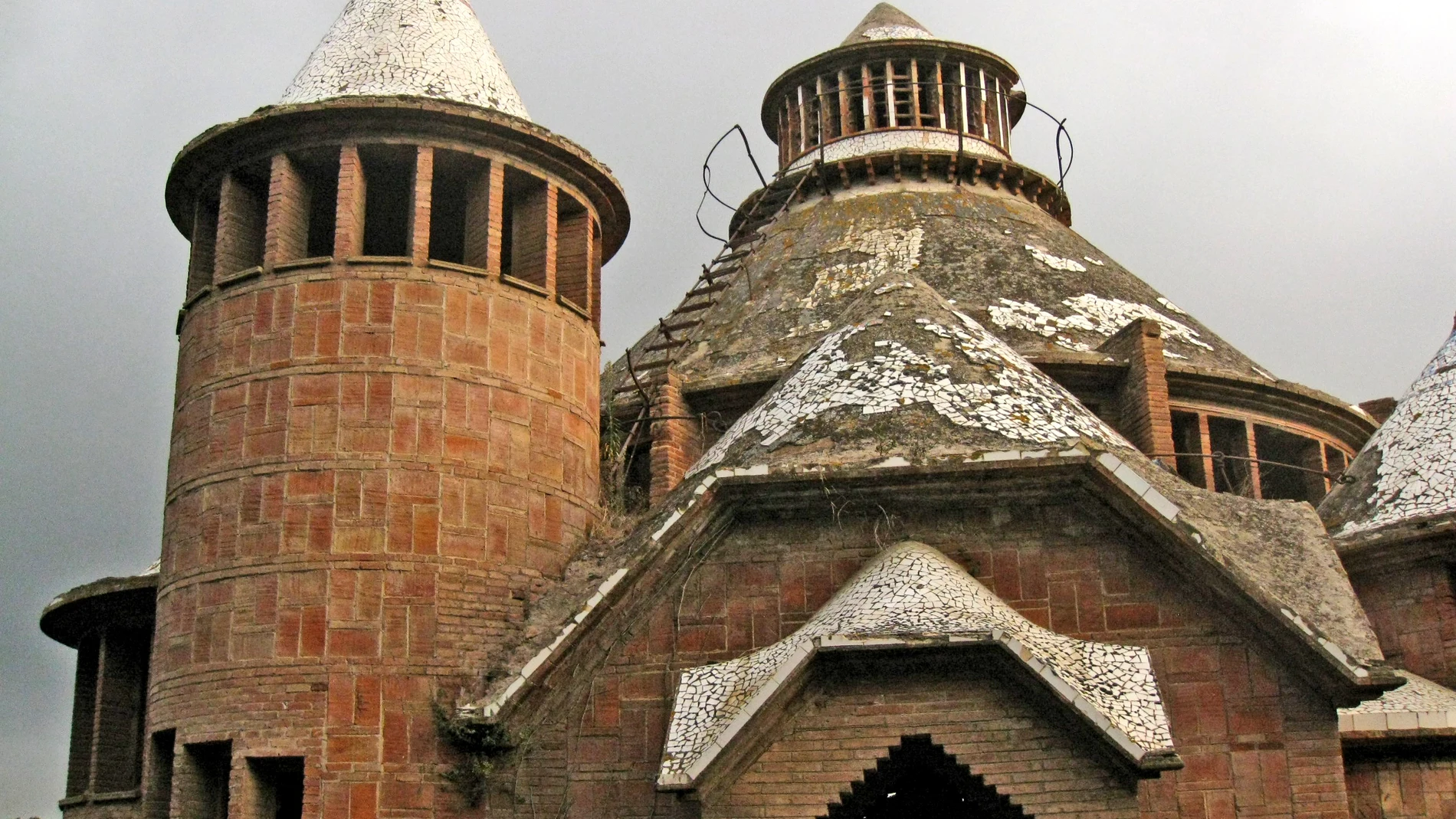 El antiguo sanatorio de Can Rectoret, justo al lado del Tibidabo