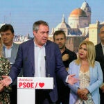 Juan Espadas, durante su comparecencia tras reunirse este martes en Sevilla con alcaldes socialistas de municipios andaluces de más de 50.000 habitantes