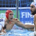 Aguirre celebra con sus compañeros una de las victorias de España en el Mundial