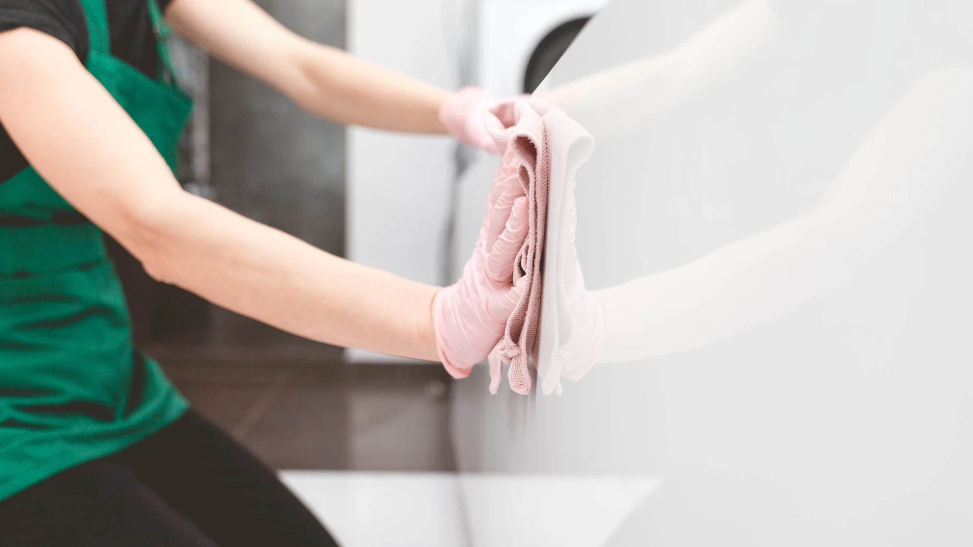 Limpiar los elementos de cerámica de nuestro baño puede convertirse en un problema si no sabemos qué productos utilizar | Fuente: Dreamstime