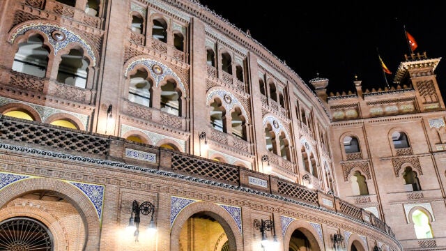Plaza de Toros de Las Ventas por la noche
