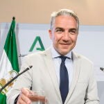 El portavoz del Gobierno andaluz, Elías Bendodo, ayer durante la rueda de prensa del Consejo de Gobierno
