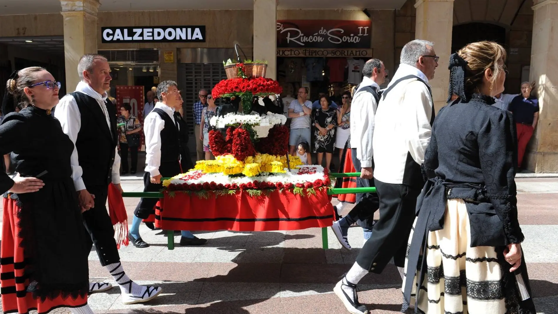 Desfile del "Domingo de Calderas"