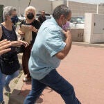 El conductor que, presuntamente, atropelló intencionadamente el pasado sábado a un grupo de ciclistas, entre ellos Alejandro Valverde, ha sido puesto en libertad con cargos