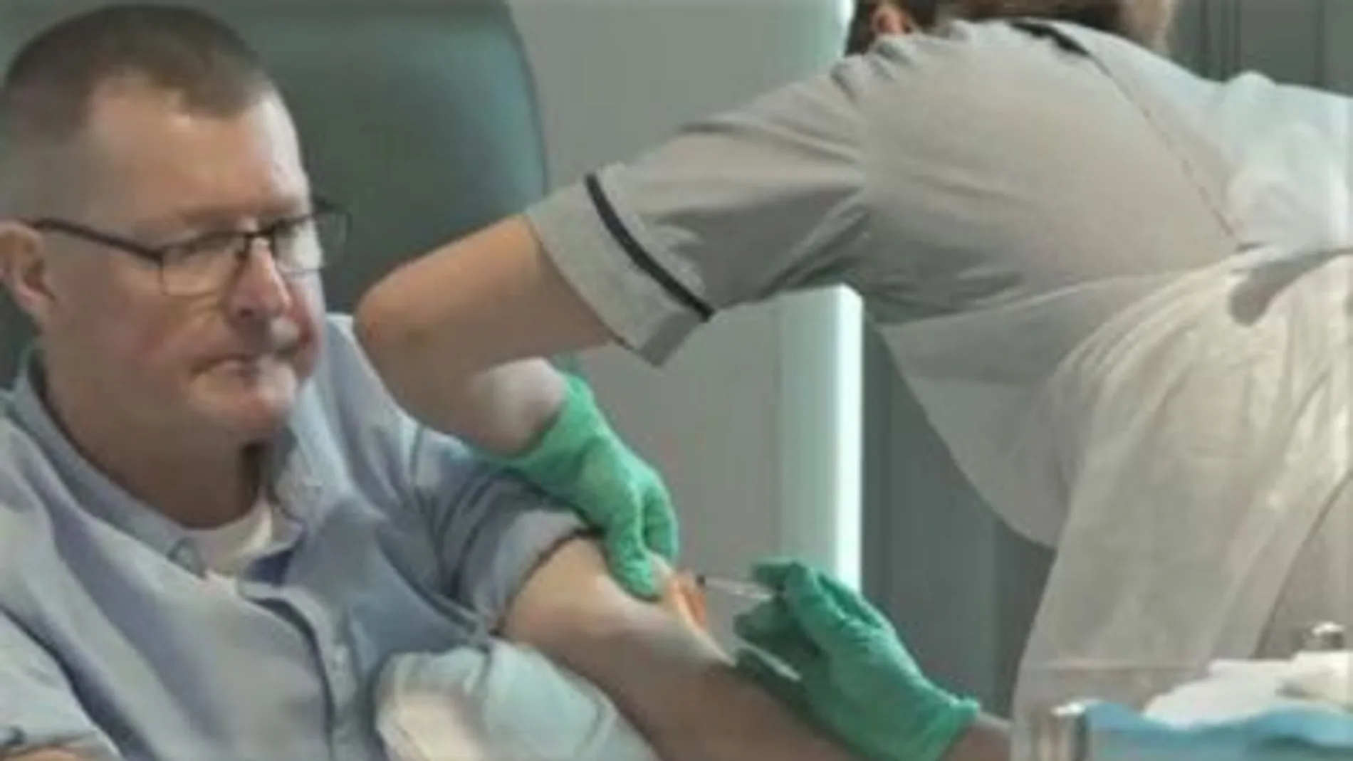 Graham Booth, primer paciente en recibir la vacuna personalizada contra el cáncer