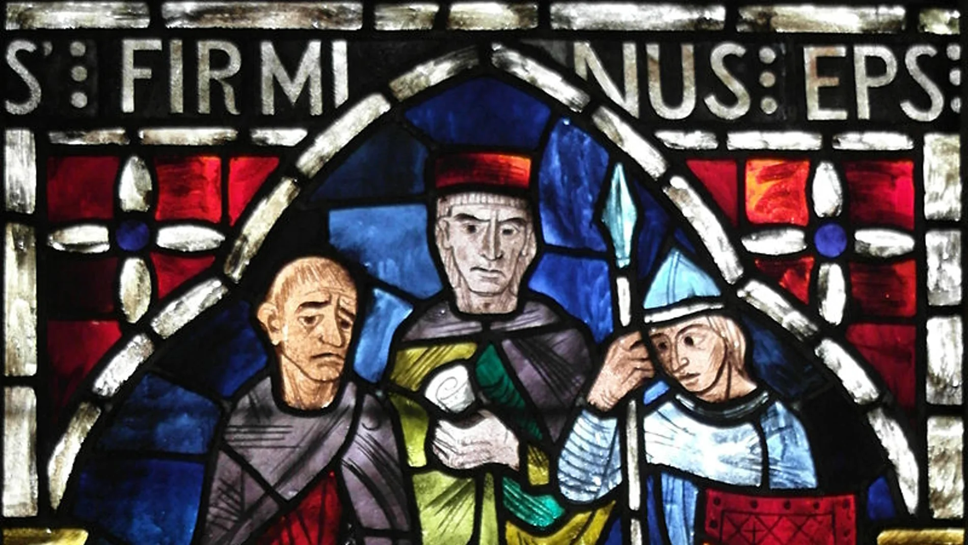 Una vidriera de la iglesia de Roncesvalles, que ilustra el degüello de San Fermín de Amiens | Dominio Público