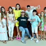 Toni Acosta, Santiago Segura, Diego García-Arroba Márquez "El Cejas", Luna Fulgencio, Calma Segura, Sirena Segura, Carlos G Morollon, Martina D´Antiochia y Loles Leon en el photocall de “Padre no hay más que uno 3 “ .