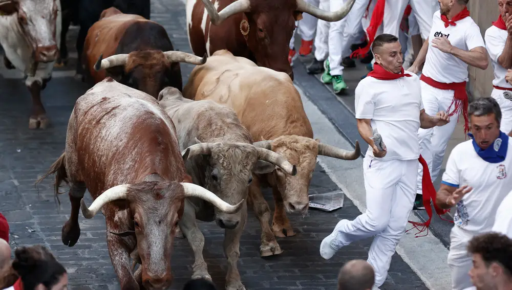 PAMPLONA, 07/07/2022.-Imagen del encierro de hoy en Pamplona